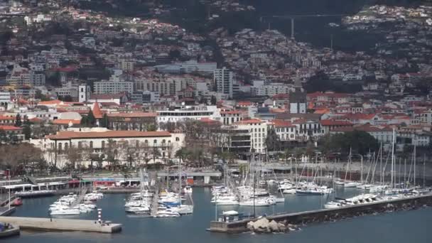 Vista desde el mar de la ciudad de Funchal, Madeira, Portugal — Vídeo de stock