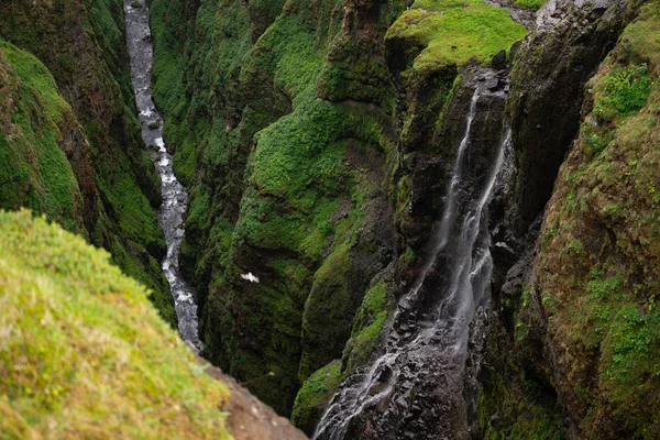 Glymur, the second highest waterfall in Iceland — Stock Photo, Image