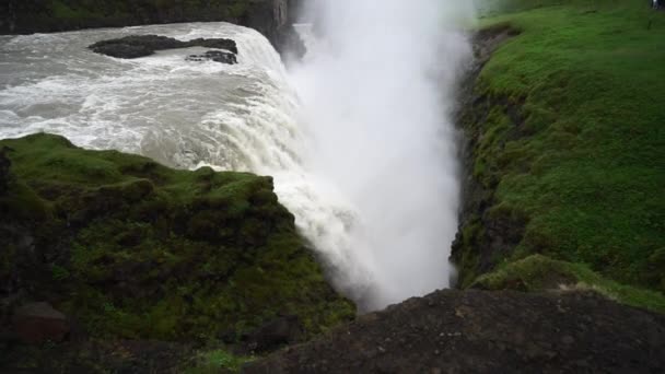 Cachoeira Gullfoss no Dia Nublado. Islândia. Movimento lento — Vídeo de Stock