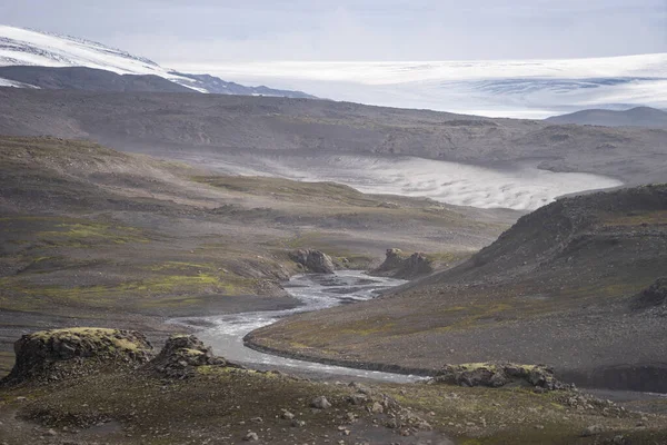 Krajobraz wulkaniczny na szlaku turystycznym Fimmvorduhals. Islandia — Zdjęcie stockowe