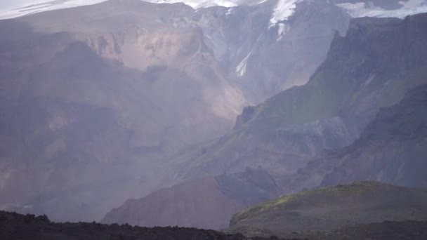 夏の晴れた日のフィンモルデュアルトレイル、アイスランドの氷河と美しい風景 — ストック動画
