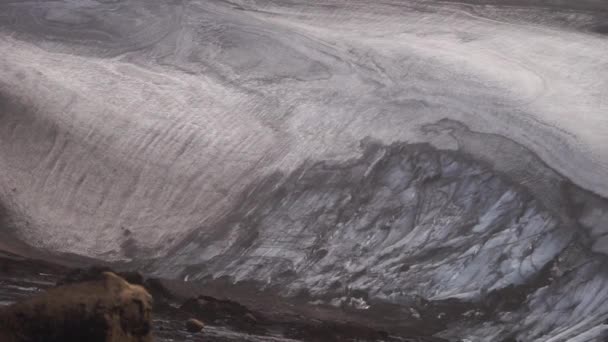 Gelo e cinzas do vulcão textura paisagem, bela natureza fundo de gelo da Islândia . — Vídeo de Stock