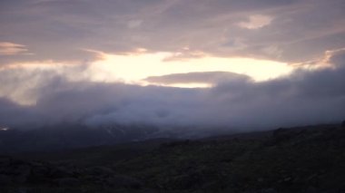 İzlanda 'da dramatik günbatımı zekası inanılmaz bulutlar