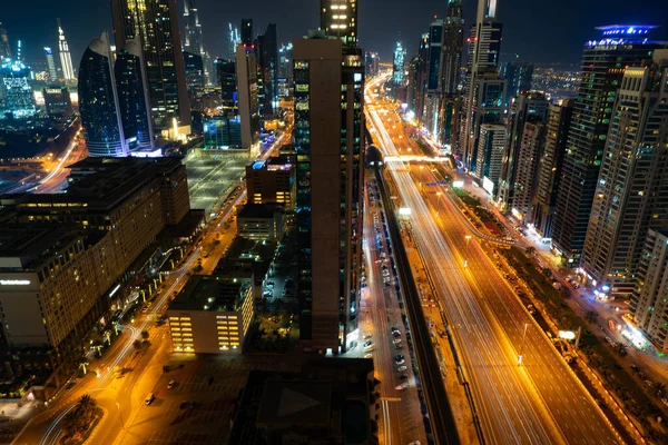 阿拉伯联合酋长国迪拜夜间的天际线 — 图库照片