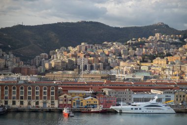 Ceneviz antik limanda Havadan dönme dolap manzarası