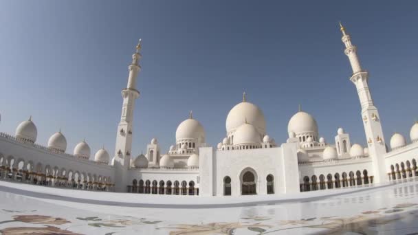 Январь 2020 года, мечеть шейха Заида в Абу-Даби — стоковое видео