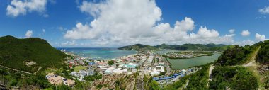 Phillipsburg Sint Maarten limanının panoramik görüntüsü