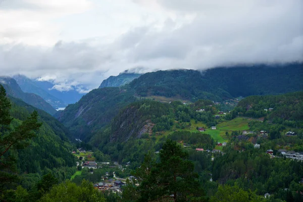 Gyönyörű táj norvég fjord-Odda — Stock Fotó