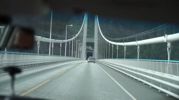 Ponte suspensa na Noruega — Vídeo de Stock