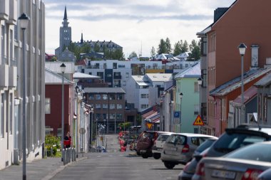 Reykjavik, İzlanda - Ağustos 2019: Reykjavik 'in başkentinde sokaklar