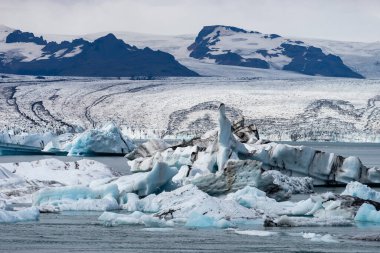 jokulsarlon buzul lagün, İzlanda içinde yüzen buzdağı
