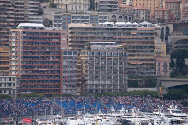 Monaco - Haziran 2019 Grand Prix, Monako yarışını izleyen insanların tribünleri.