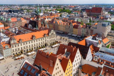Rynek Pazar Meydanı ile Wroclaw 'ın tarihi şehir merkezinin en iyi panoramik manzarası