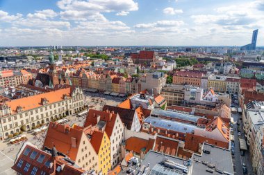 Rynek Pazar Meydanı ile Wroclaw 'ın tarihi şehir merkezinin en iyi panoramik manzarası