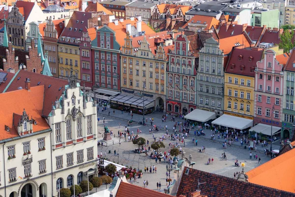 Wroclaw, Polônia, agosto de 2019. Vista panorâmica aérea superior da cidade velha de Wroclaw centro histórico da cidade com Rynek Market Square — Fotografia de Stock