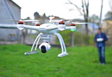 Yeni renk Blade dron ve bulanık operatör şekil, 4 k Cgo3 kamera, uçan ve filme quadcopter 