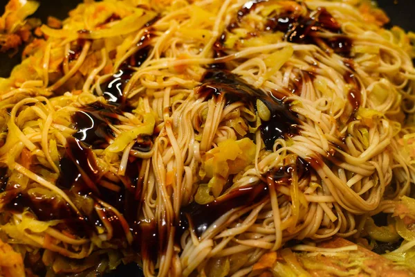 kase Soya soslu lezzetli Asya erişte