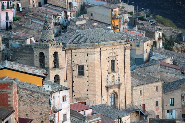 Εξωτερικές Απόψεις Της Σικελικής Μπαρόκ Καθολικής Εκκλησίας — Φωτογραφία Αρχείου