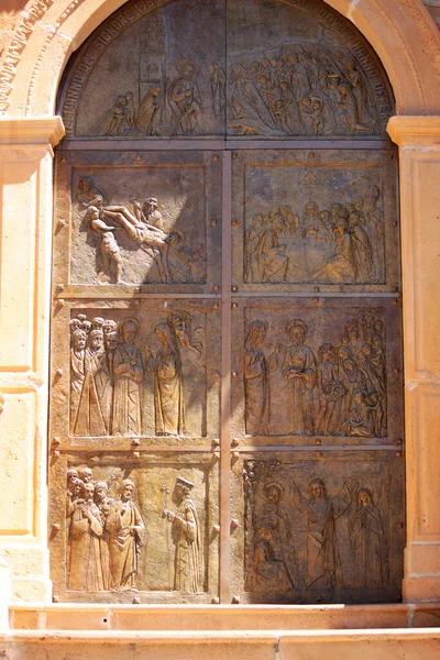 Vecchia Porta Ingresso Chiesa Legno — Foto Stock