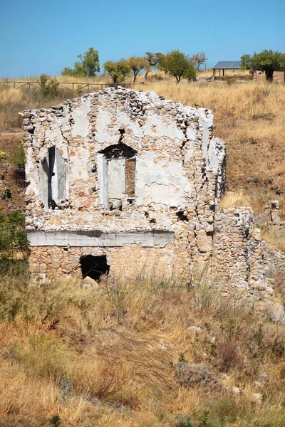 Pobyt Domu Ruinach Przyrodzie Wsi — Zdjęcie stockowe