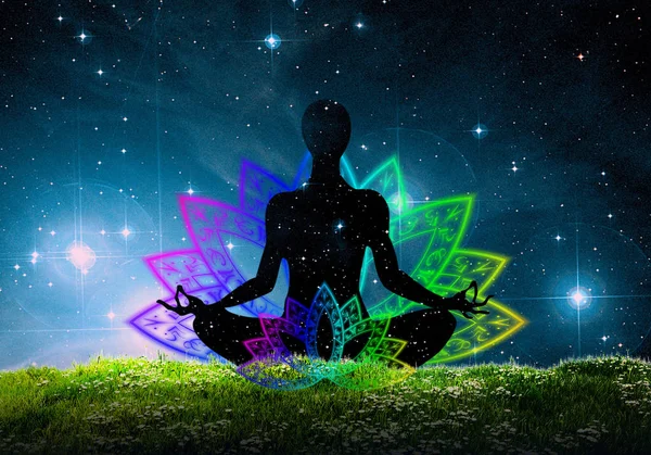 Yoga meditation och avkopplande sitter i lotos hållning — Stockfoto