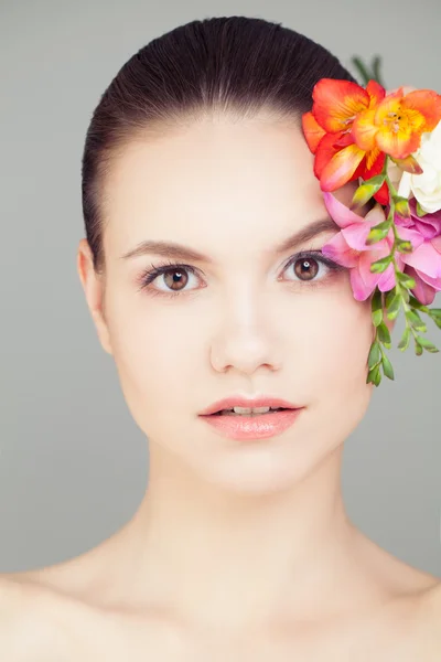 Přírodní make-up. Roztomilý obličej. Wellness Beauty kosmetika koncept — Stock fotografie