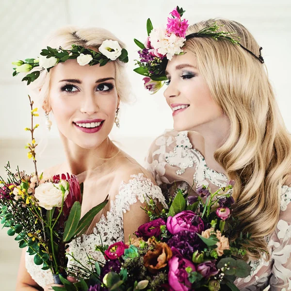 Flowers Style Portrait of Beautiful Women. Perfect Bride. Blonde — Stock Photo, Image