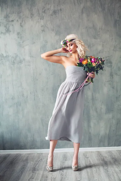 Beautiful Woman wearing Blowing Prom Dress. — Stock Photo, Image