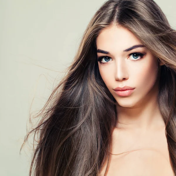 Fashion Beauty Portrait of Cute Woman with Long Brown Hair. Make — Stock Photo, Image