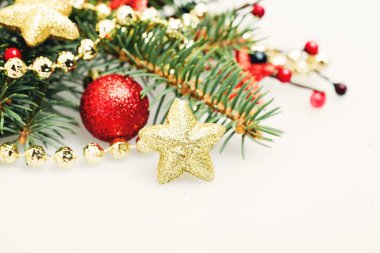 Noel kartı için altın yıldız ile Noel arka plan