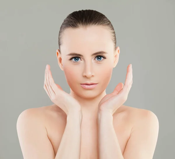 Young Spa Woman with Healthy Skin. Perfect Female Face — Stock Photo, Image