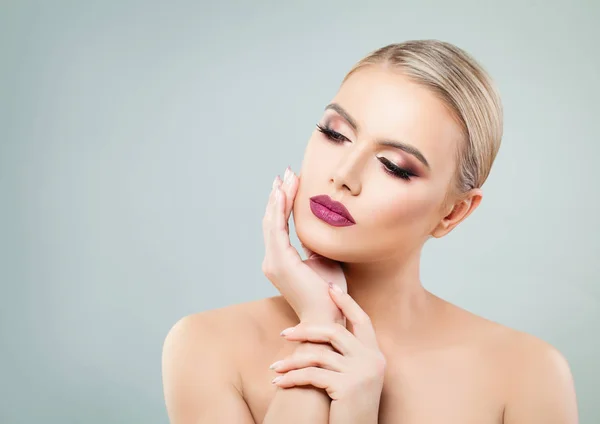 Perfect Model Woman with Fresh Skin on Banner Background — Stock Photo, Image
