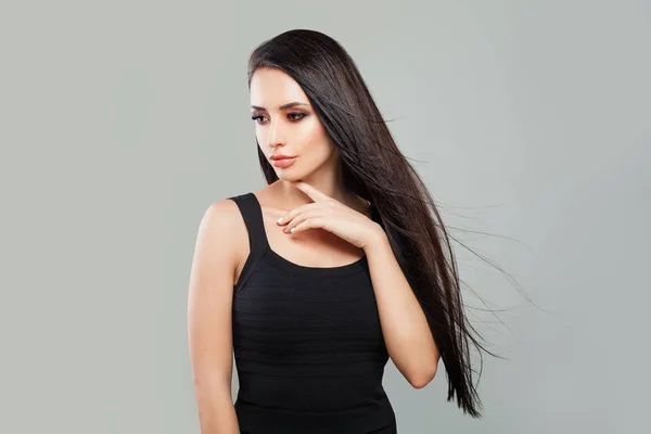 Fiatal nő, hosszú egészséges haj divat-Model — Stock Fotó