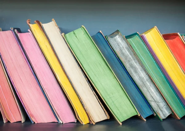 Colorful Books on the Shelf, Background. Bookshelves. — Stock Photo, Image