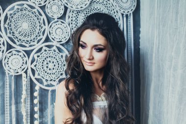 Mükemmel genç gelin düğün saç ve gelin makyajı