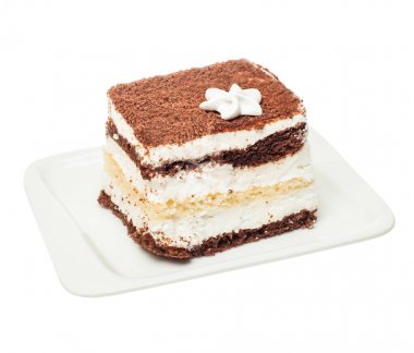 Beyaz arka plan üzerinde izole tiramisu pasta