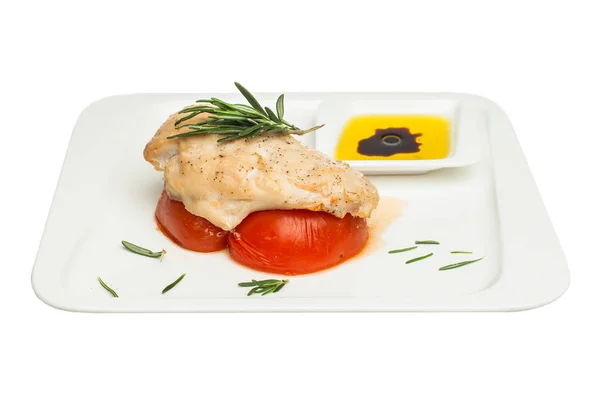 Pechuga de pollo con tomate y hierba de romero aislados en blanco — Foto de Stock