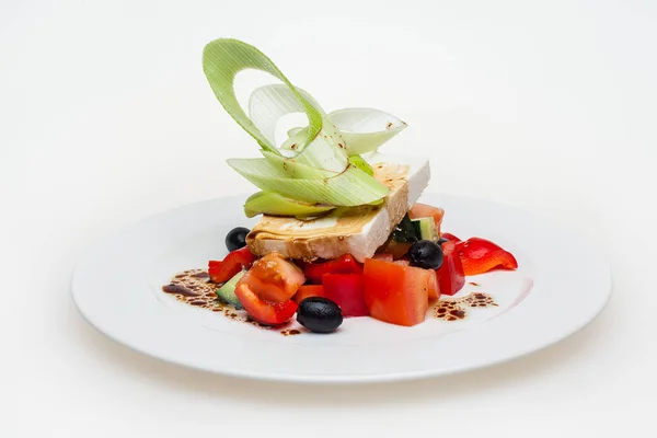 Griekse salade. Feta, olijfolie en groenten — Stockfoto