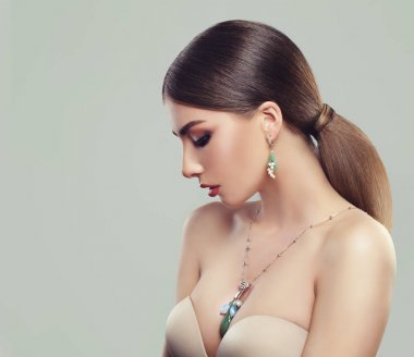 Sağlıklı saç, makyaj ile sevimli kadın moda Güzellik Portresi 