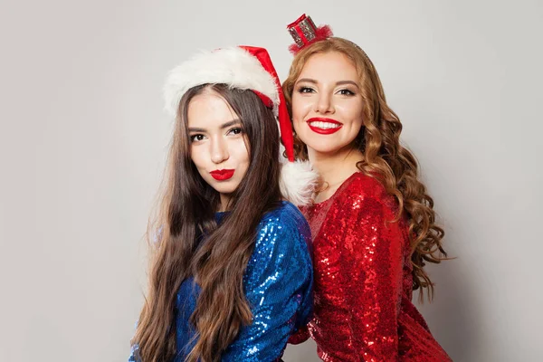 Щасливі різдвяні жінки. Зимові дівчата, з Різдвом — стокове фото