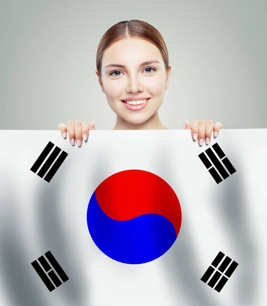 Koncepcja Republiki Korei. Dziewczyna z flagą Korei Południowej — Zdjęcie stockowe