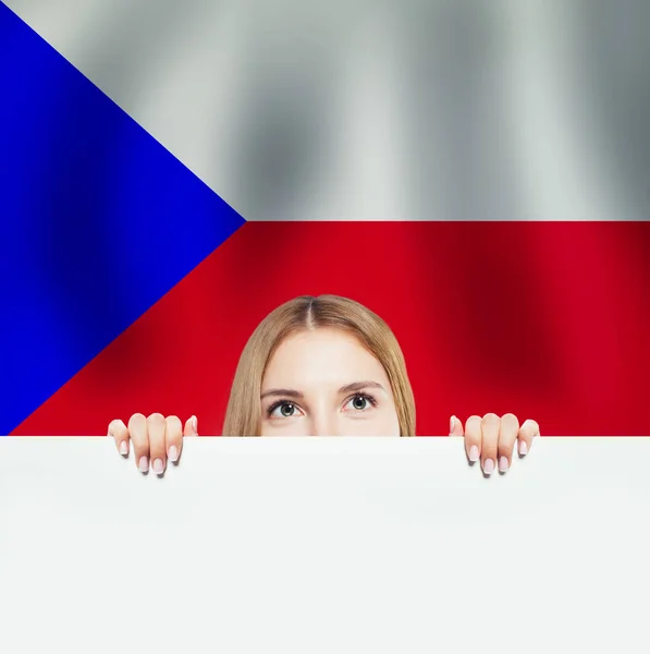 Viaje na República Tcheca e aprenda checo idioma. mulher estudante — Fotografia de Stock