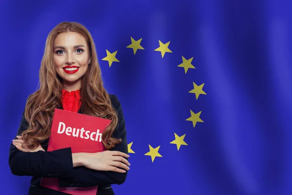 Estudante Feliz Com Livro Deutsch Contra Fundo Bandeira União Europeia — Fotografia de Stock