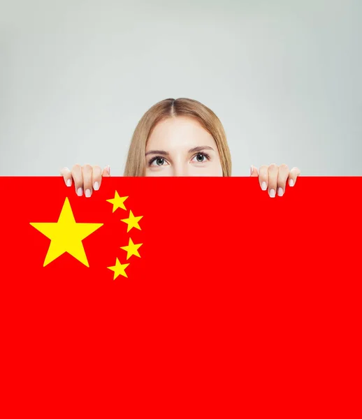Čína Koncept Šťastný Žena Vlajkou Čínské Republiky — Stock fotografie