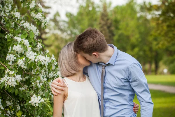 Kiss Young Couple Kissing Hugging — Stock Photo, Image