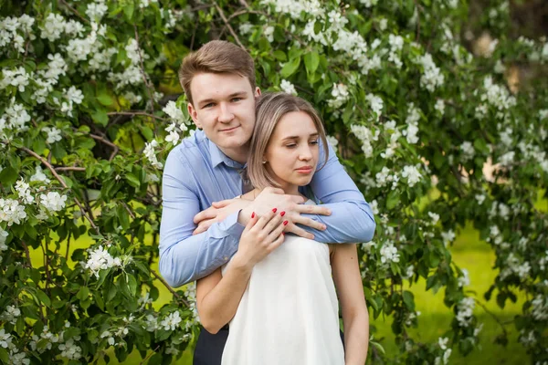 Portrait Loving Woman Man Young Couple Hugging Spring Park — Stock Photo, Image