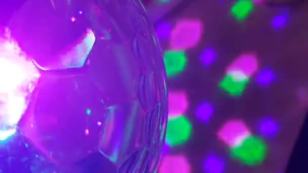 Blinkende Skinnende Flerfarvet Scenelys Cirkulær Underholdning Disco Dans Farve Spotlight – Stock-video