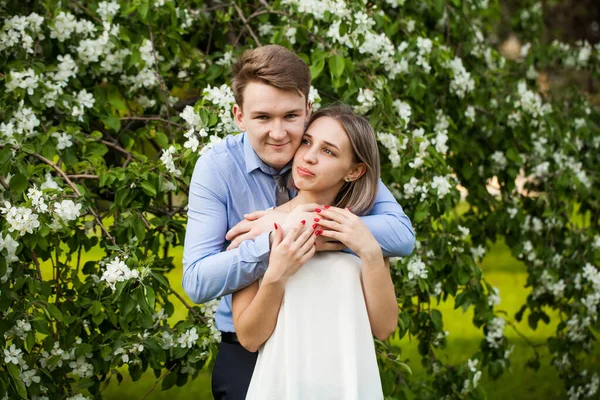 Bonito Casal Adolescente Juntos Livre — Fotografia de Stock