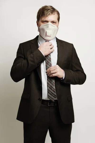 Homme Affaires Réussi Dans Masque Sécurité Médicale Sur Fond Blanc — Photo