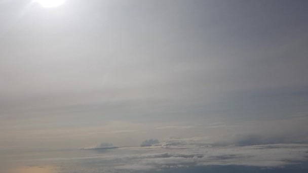 Красивое Небо Солнцем Фоне Облаков — стоковое видео